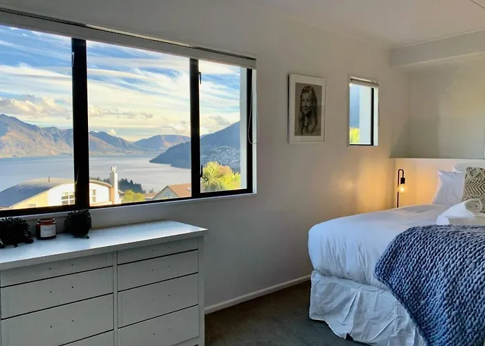 Lakeview Oasis